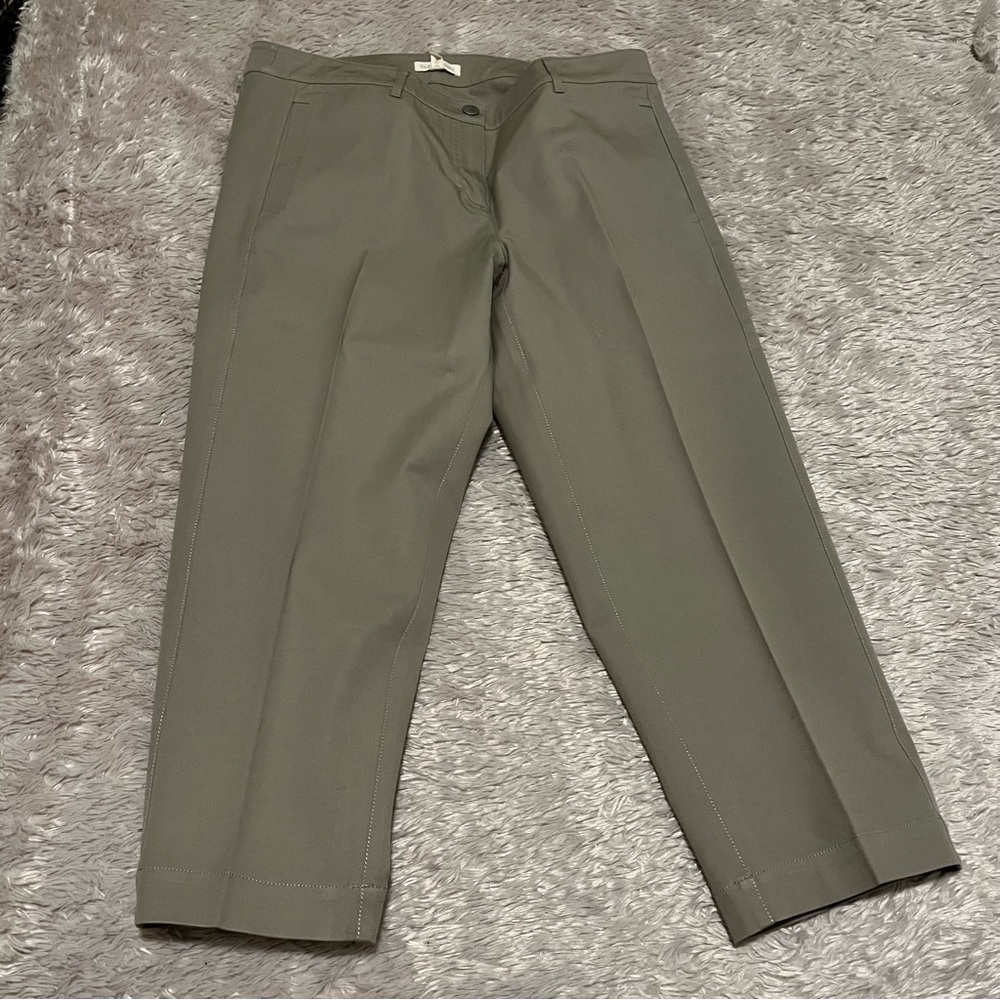 Eileen Fisher cotton khaki tan crop stretch capri pants -
Size medium